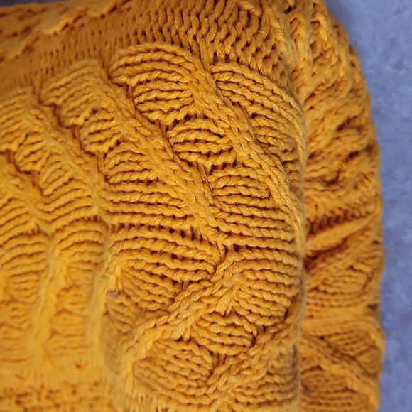 EUC Icone sweater - Picture 6 of 6